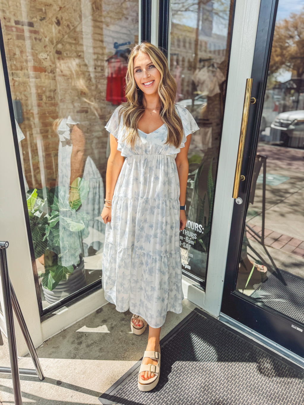 Flutter sleeve midi dress