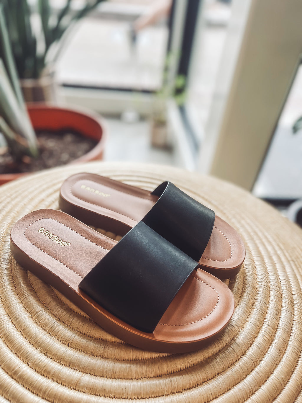 Jenna slide on sandals - black