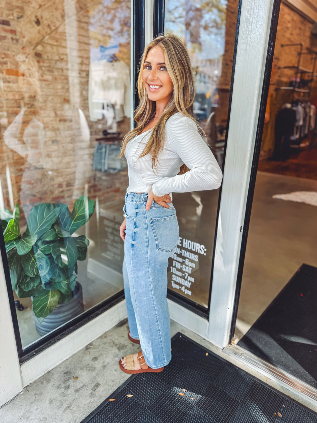 Adjustable barrel jeans